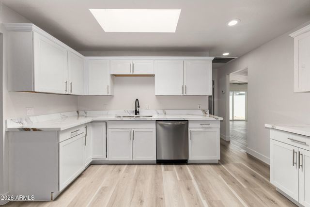 7601 W SHEILA Lane, Phoenix, AZ 85033