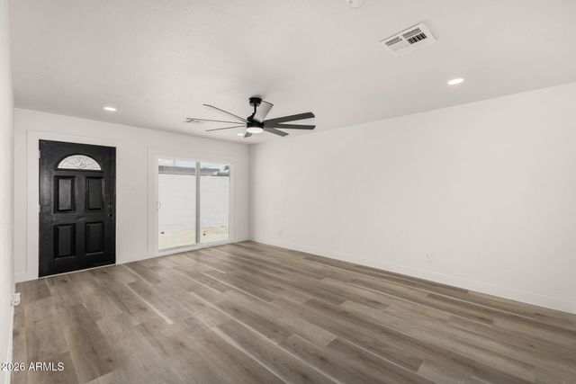 7601 W SHEILA Lane, Phoenix, AZ 85033