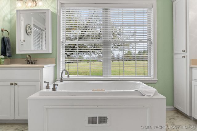 575 Majestic Hills, Ardmore, OK 73401