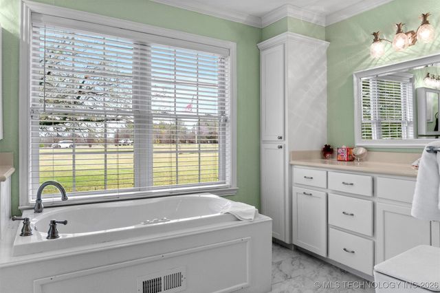 575 Majestic Hills, Ardmore, OK 73401