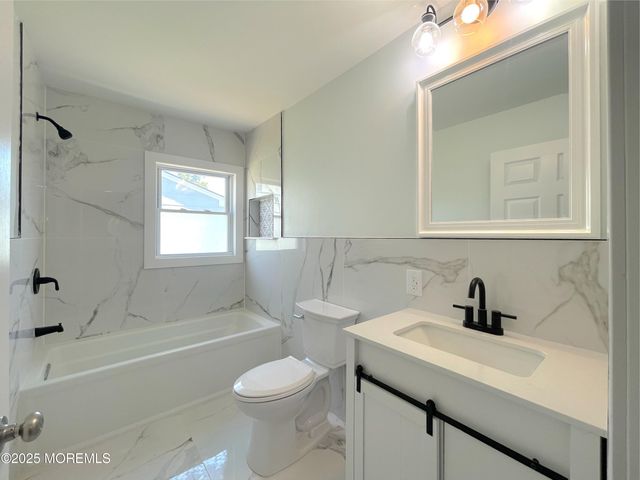113 Jaynes Avenue, Island Heights, NJ 08732