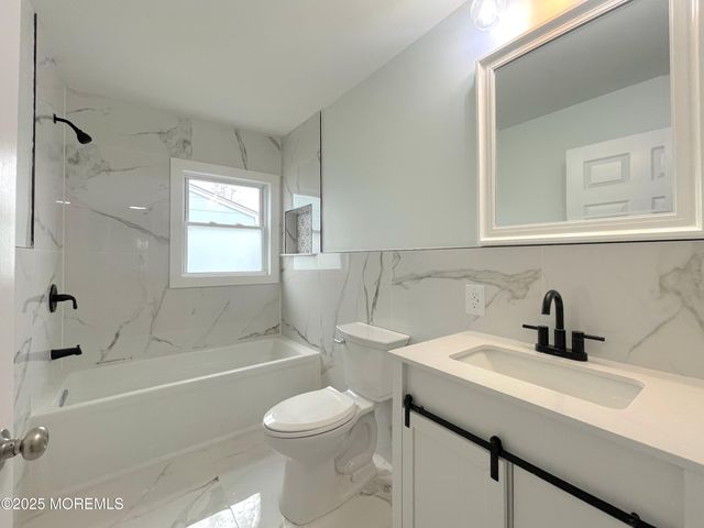 113 Jaynes Avenue, Island Heights, NJ 08732