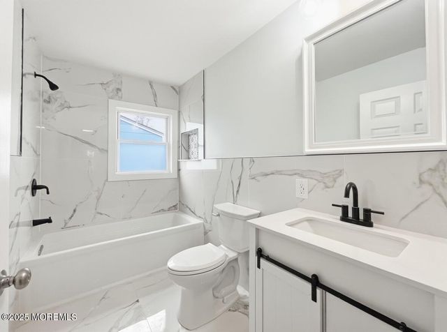 113 Jaynes Avenue, Island Heights, NJ 08732