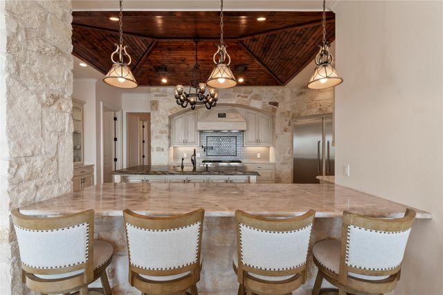 204 Pinnacle Club Place, Mabank, TX 75156