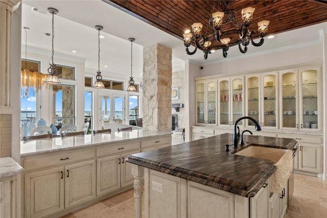204 Pinnacle Club Place, Mabank, TX 75156