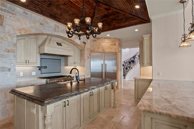 204 Pinnacle Club Place, Mabank, TX 75156
