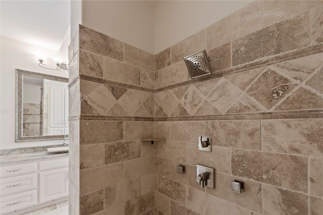 204 Pinnacle Club Place, Mabank, TX 75156