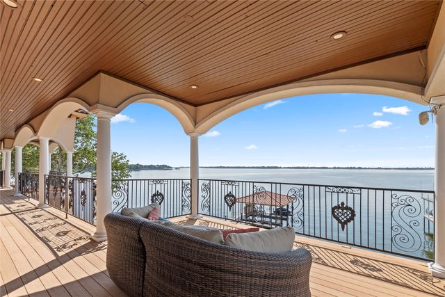 204 Pinnacle Club Place, Mabank, TX 75156