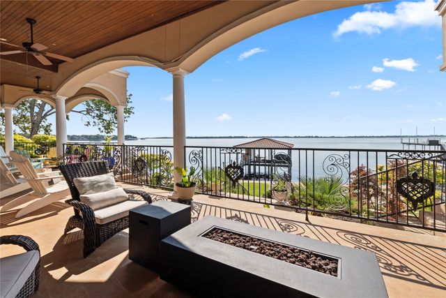204 Pinnacle Club Place, Mabank, TX 75156