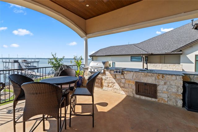 204 Pinnacle Club Place, Mabank, TX 75156