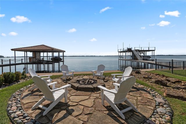 204 Pinnacle Club Place, Mabank, TX 75156