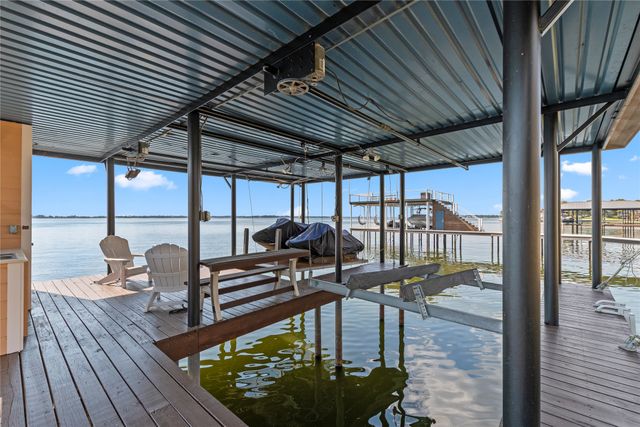 204 Pinnacle Club Place, Mabank, TX 75156