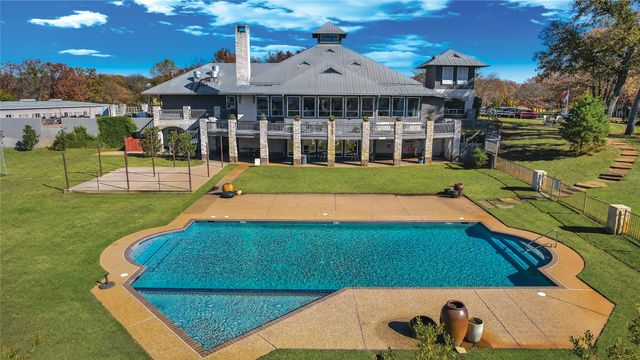 204 Pinnacle Club Place, Mabank, TX 75156
