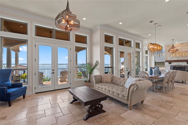 204 Pinnacle Club Place, Mabank, TX 75156