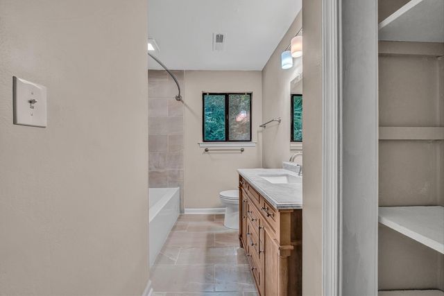 4727 Horseman DR NE, Roanoke, VA 24019