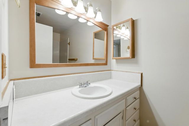 4849 N 7th St Apt E, Fresno, CA 93726