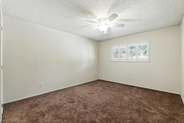 4849 N 7th St Apt E, Fresno, CA 93726