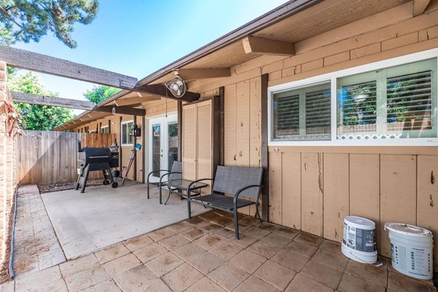 4849 N 7th St Apt E, Fresno, CA 93726