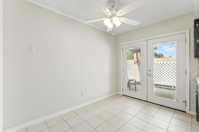 4849 N 7th St Apt E, Fresno, CA 93726