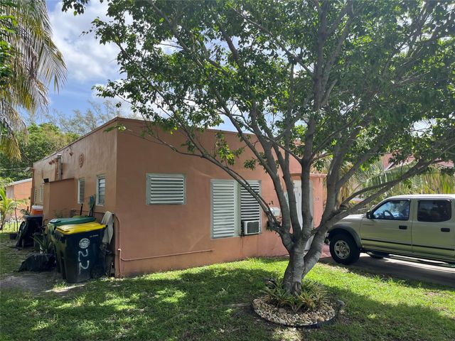 22 SW 11th St, Dania Beach, FL 33004
