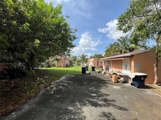 22 SW 11th St, Dania Beach, FL 33004
