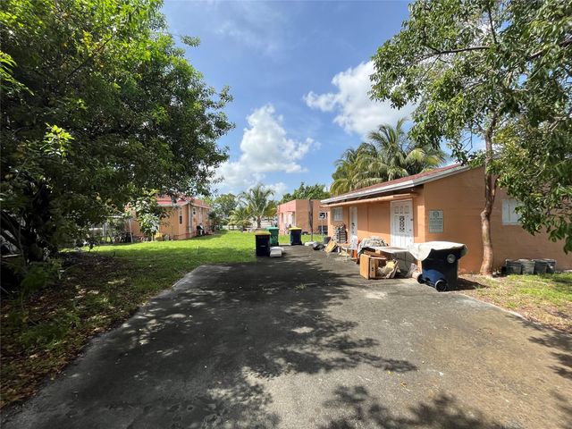 22 SW 11th St, Dania Beach, FL 33004