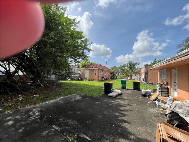 22 SW 11th St, Dania Beach, FL 33004