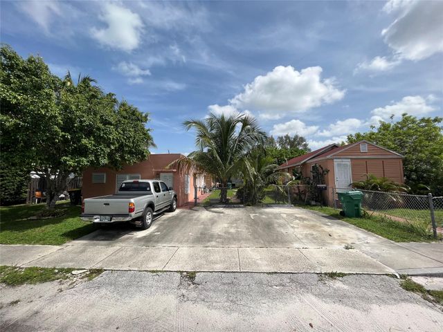 22 SW 11th St, Dania Beach, FL 33004