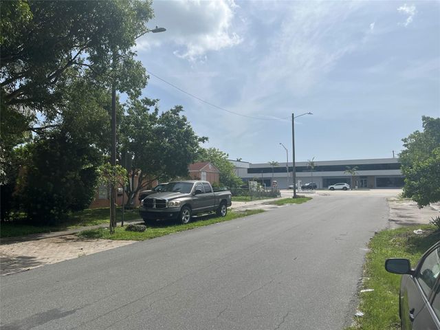 22 SW 11th St, Dania Beach, FL 33004