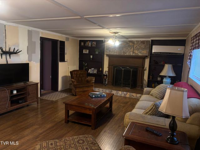 306 Black Hill Drive, Coeburn, VA 24230