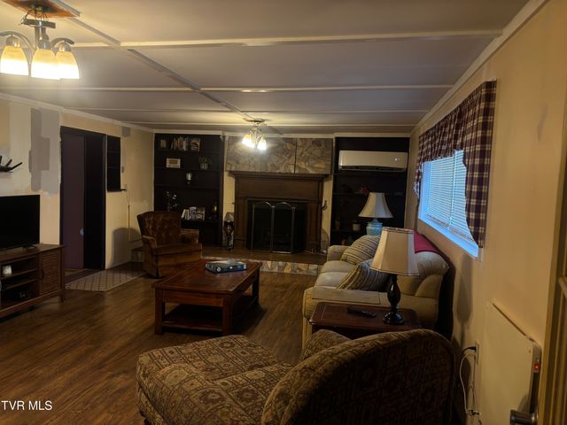 306 Black Hill Drive, Coeburn, VA 24230