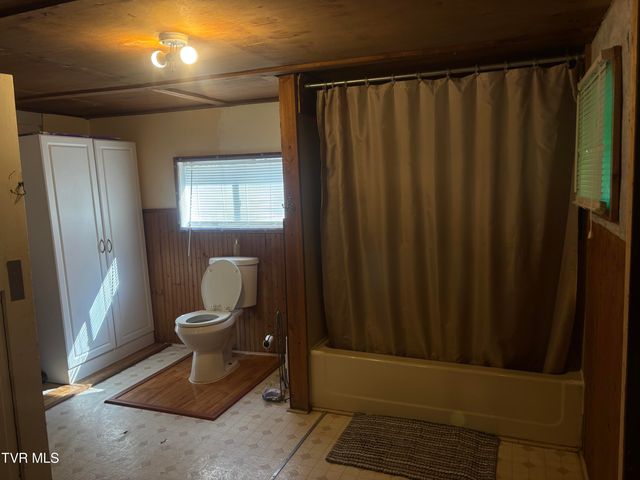 306 Black Hill Drive, Coeburn, VA 24230