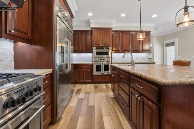 5370 Tudor Rose Gln, Stockton, CA 95212