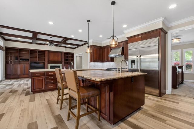 5370 Tudor Rose Gln, Stockton, CA 95212