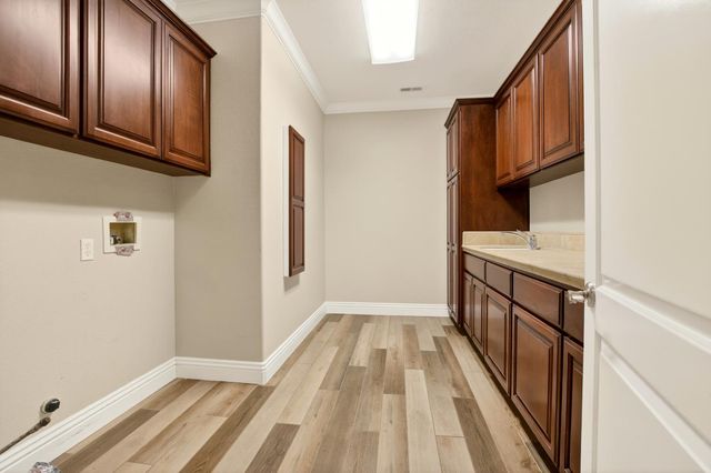 5370 Tudor Rose Gln, Stockton, CA 95212