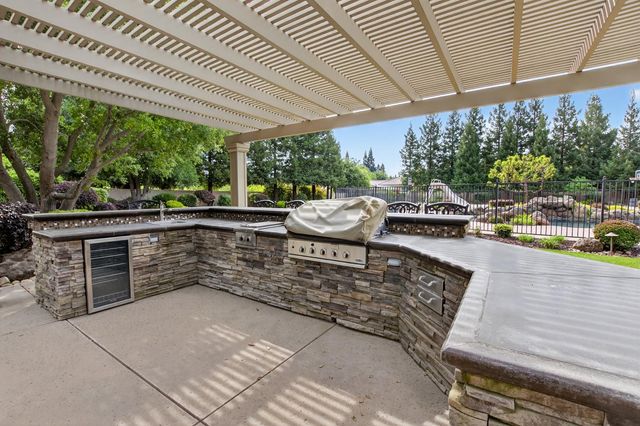 5370 Tudor Rose Gln, Stockton, CA 95212