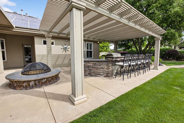 5370 Tudor Rose Gln, Stockton, CA 95212