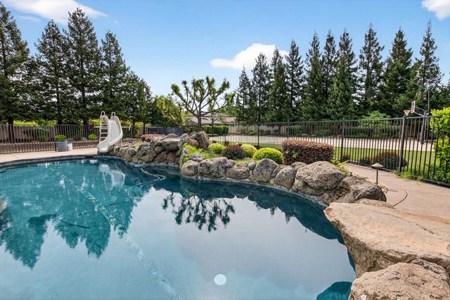 5370 Tudor Rose Gln, Stockton, CA 95212