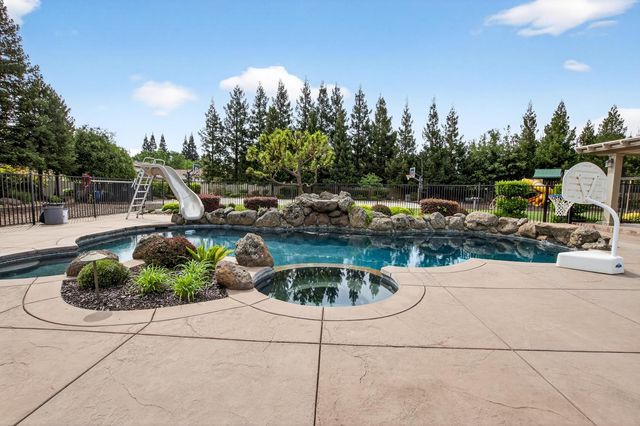 5370 Tudor Rose Gln, Stockton, CA 95212