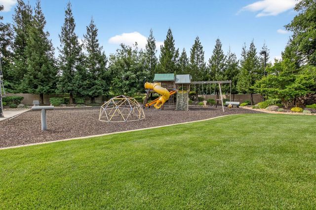 5370 Tudor Rose Gln, Stockton, CA 95212