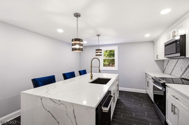 48 Petersburg Rd, Independence Twp., NJ 07840