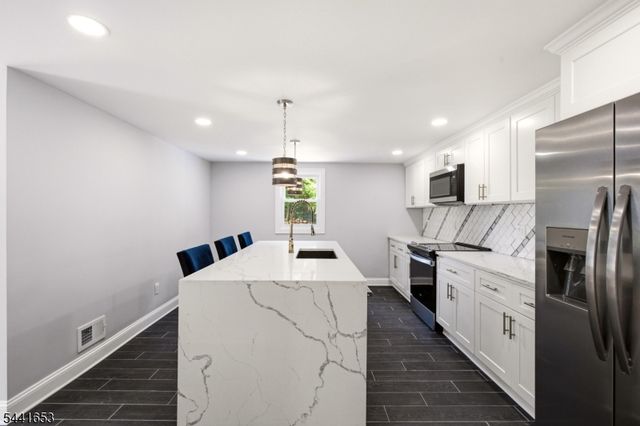 48 Petersburg Rd, Independence Twp., NJ 07840