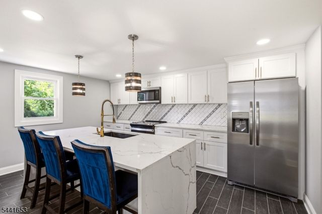 48 Petersburg Rd, Independence Twp., NJ 07840