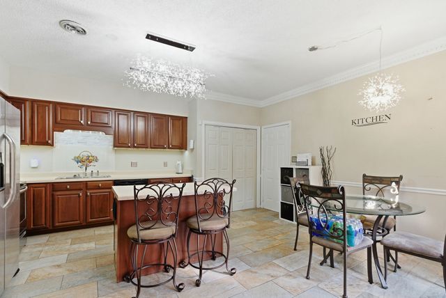 1818 Memorial Dr Apt 18, Clarksville, TN 37043