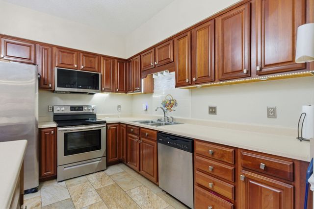 1818 Memorial Dr Apt 18, Clarksville, TN 37043