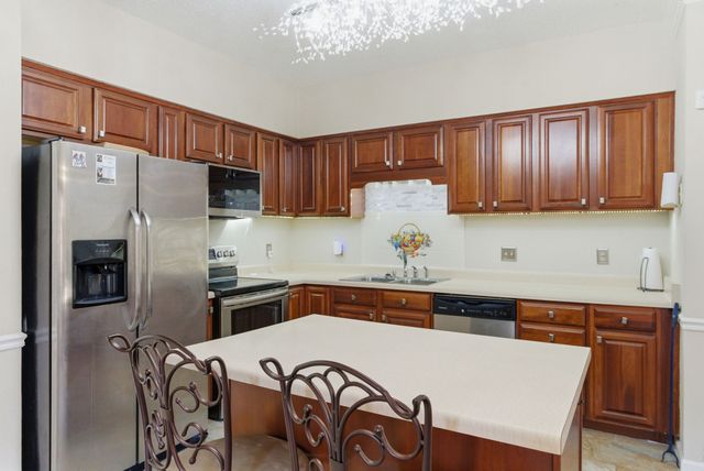 1818 Memorial Dr Apt 18, Clarksville, TN 37043