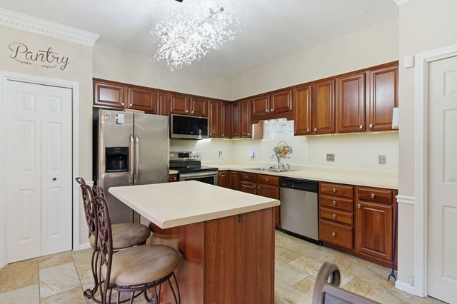 1818 Memorial Dr Apt 18, Clarksville, TN 37043