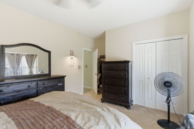 1818 Memorial Dr Apt 18, Clarksville, TN 37043