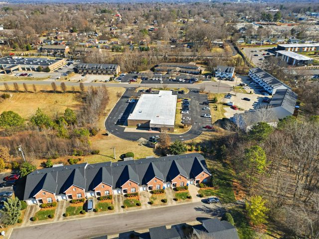 1818 Memorial Dr Apt 18, Clarksville, TN 37043