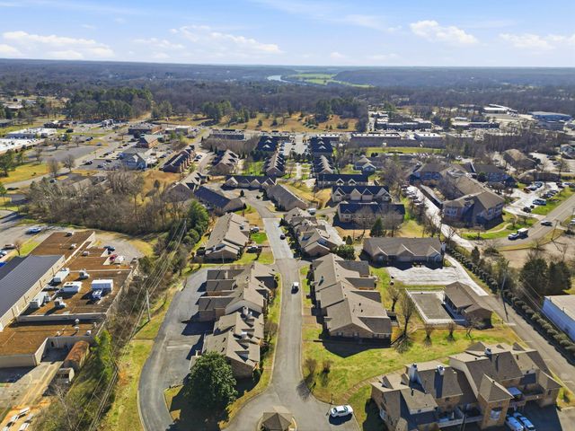 1818 Memorial Dr Apt 18, Clarksville, TN 37043